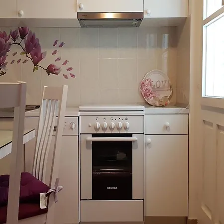 Little Star - Two Bedroom With Terrace Apartment *